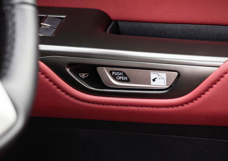 Lexus NX - Hands-free Kick Sensor*